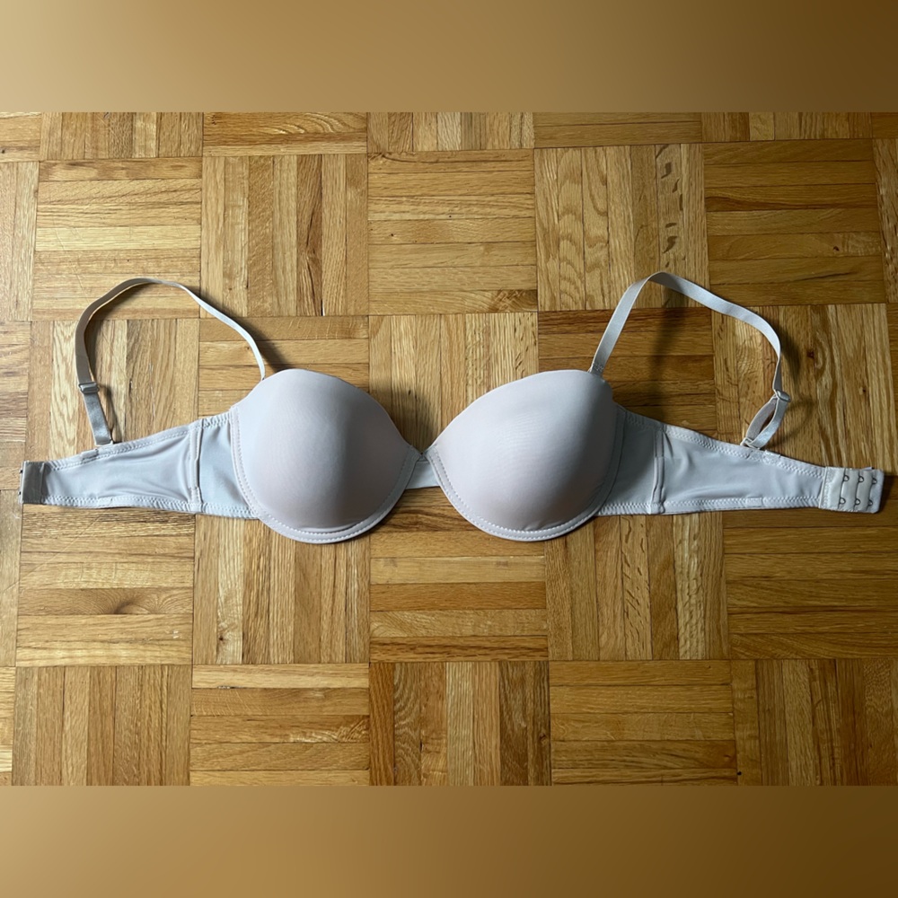 38D Bra with removable/adjustable straps